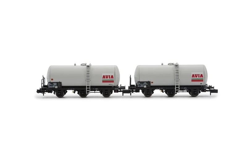 Arnold HN6676 SNCF, 2-unit set 3-axle tank wagons, AVIA, epIV Freight Wagons