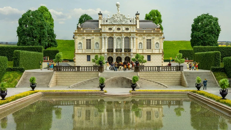 NOCH Linderhof Castle - Exclusive Model for H0 Gauge