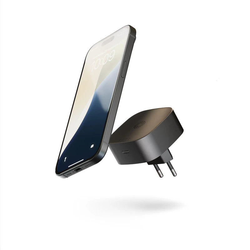 Zens Wireless Charging EU Power Adapter, MagSafe and Qi 15 W Wireless Charger for iPhone Air, 17, 16, 15, 14, 13, 12 and AirPods, Includes 18 W USB-C Port, Black