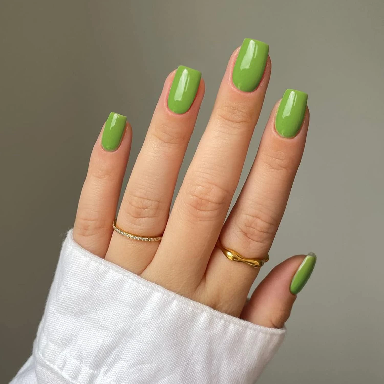 SXVME Light Green False Nails Short Medium Square, Gel Press on Nails Coffin Medium Glossy Fake Nails Set Solid Color Acrylic Nail Natural Fit Reusable Stick on Nail for Women Daily Wear, in 24 Pcs