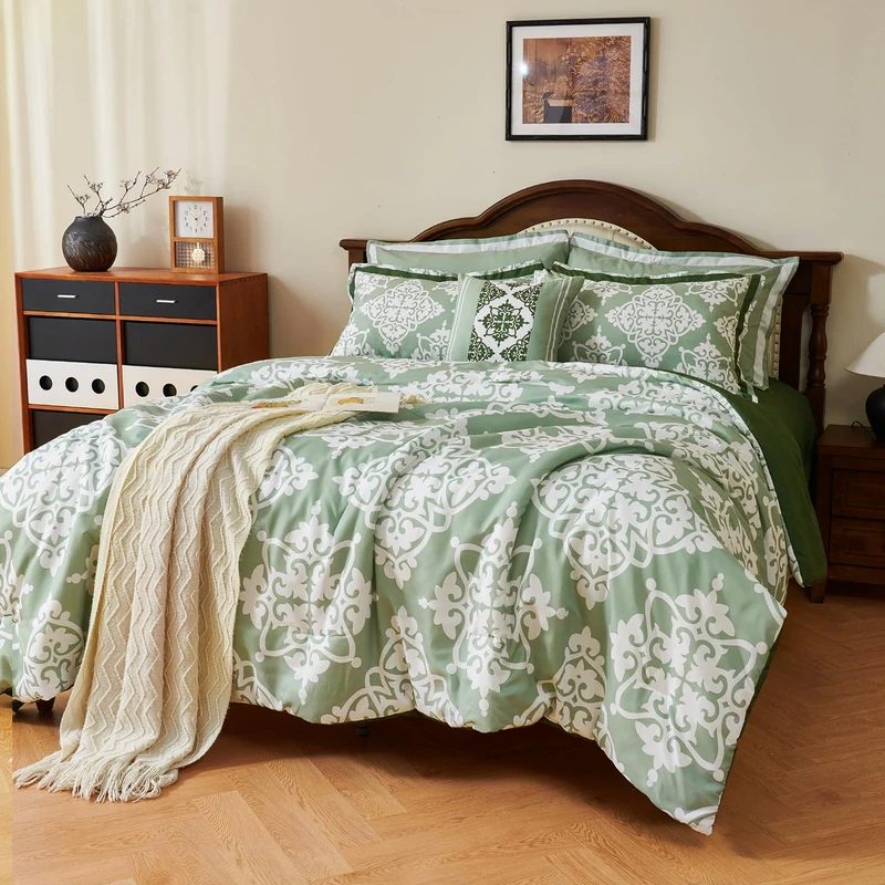 EVENHUG Queen Comforter Set 7 Pieces, All Season Queen Bed in a Bag for Bedroom, Bedding Set with Comforters, Sheets, Pillowcases (Green,90"X 90")