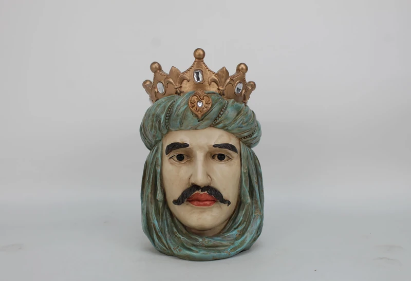 AlexandreHouse Cabeza Rey Resin - Image 1