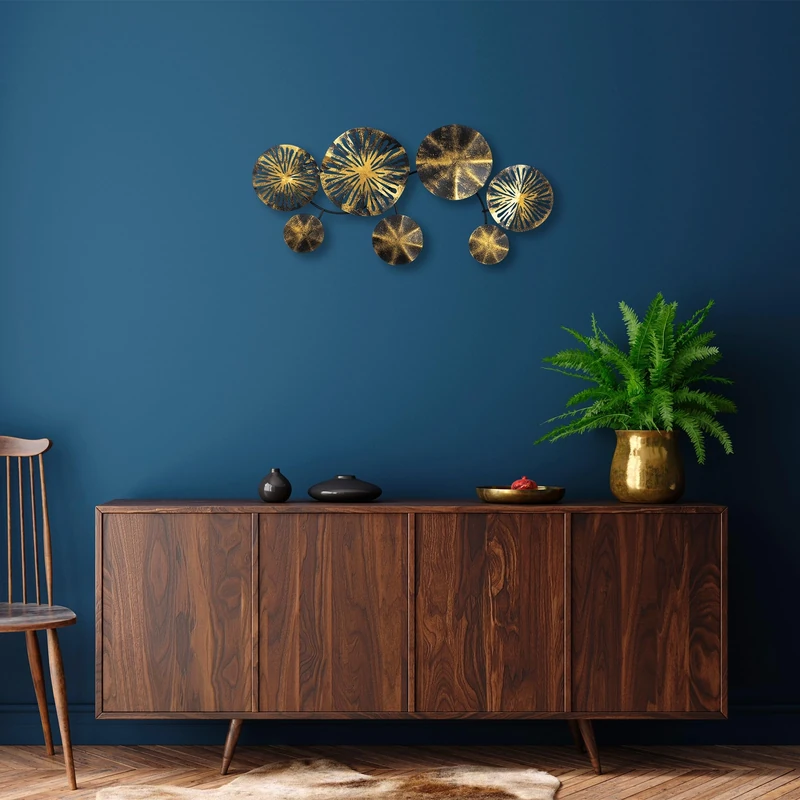 Hand-painted decorative metal wall accessory, 82 x 39 x 7 cm, 100% metal, unique colour variations, perfect for home decor and art lovers