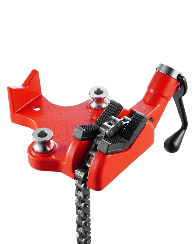 VEVOR Heavy-Duty Pipe Chain Vise, 1/4" - 6" Capacity, 28" Rugged Chain & Cast Iron Base, Industrial-Grade Pipe Clamping for Plumbing, Automotive Repairs, Metalworking