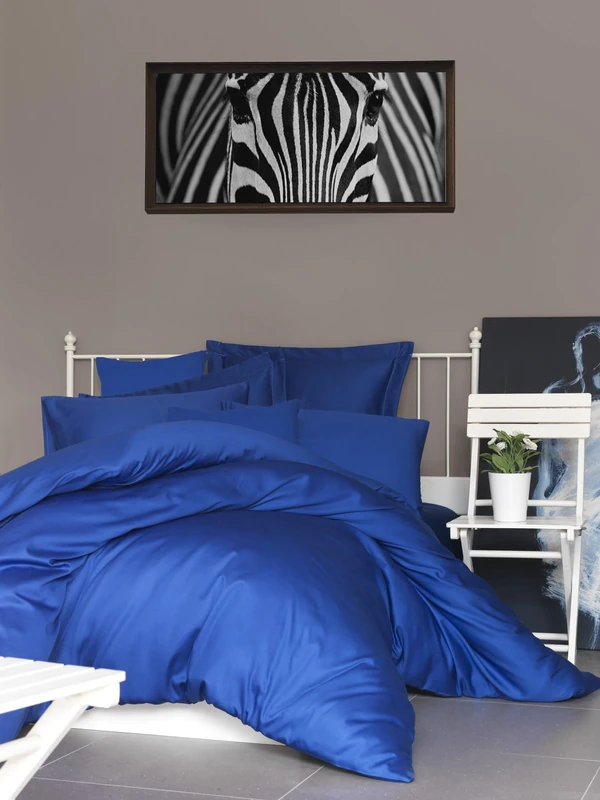 Nuit Des Rêves Luxurious Dark Blue Satin Quilt Cover Set, 135 x 200 cm, 100% Cotton, 210 Thread Count, Machine Washable, Includes 1 Pillowcase, Elegant Design