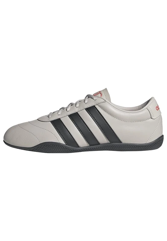adidas Women's Team Grand Court LO Audi F1 Team Shoes, Chalk Pearl/Utility Black/hi-res red, 5 UK