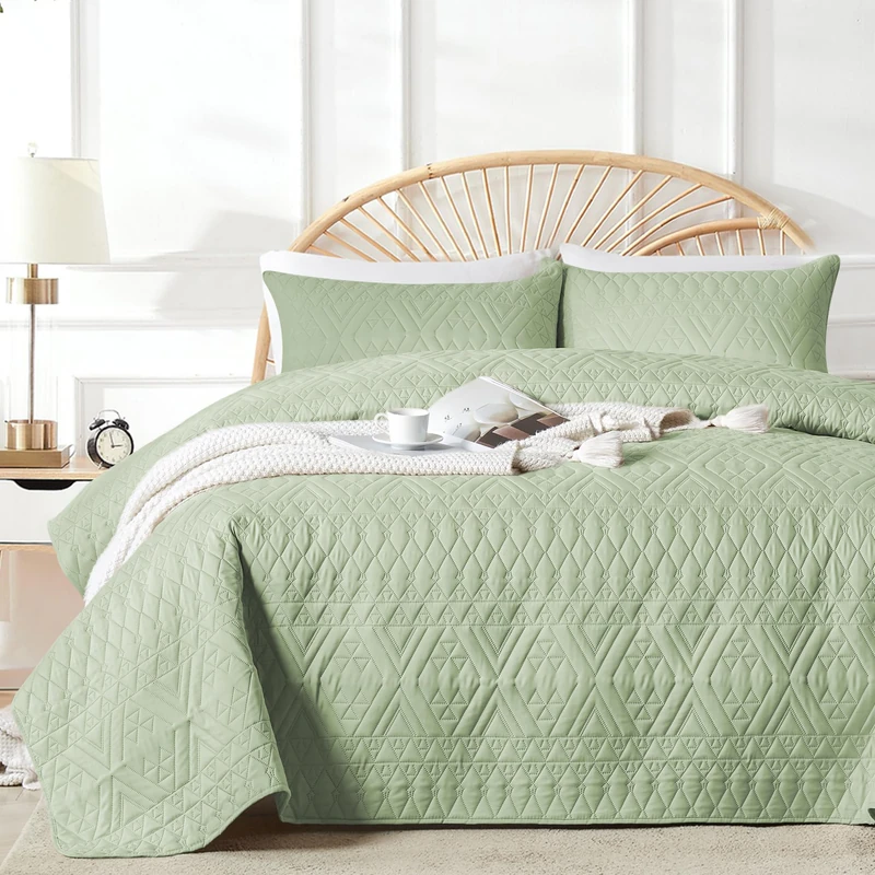 akkialla King/Cal King Size Quilt Bedding Set,Sage Green Lightweight Microfiber Soft Bedspread,Modern Style Geometric Pattern Coverlet Set for All Seasons,3 Piece(1 Quilt,2 Pillow Shams)
