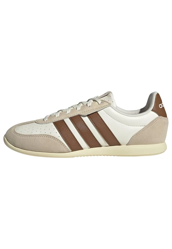 adidas Women's BARREDA LO Shoes, Off White/Dusky Bronze/Warm Vanilla, 3.5 UK