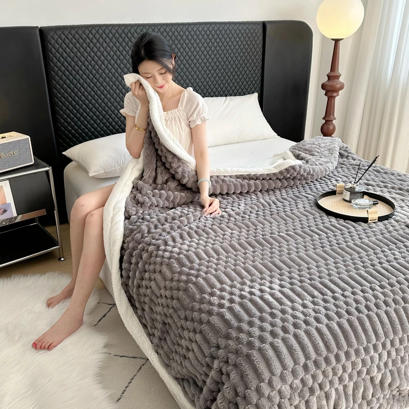 Ukeler Sherpa Bed Blanket 80 × 90 inch, Ultra Soft Queen Size Throw Blanket for All Season, 470 GSM Cozy Plush Striped Fleece Blankets for Bedroom Living Room Dorm Hostel Sofa Camping, Dark Grey