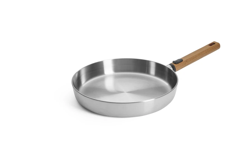 Woll Logic Steel Flat Pan Inductive Diameter 28 cm Height 5 cm with Removable Sustainable Wooden Handle Suitable for All Hob Types PFAS-Free