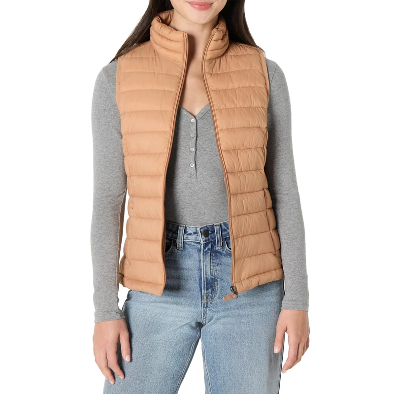 Amazon Essentials Women's Lightweight Water-Resistant Packable Puffer Gilet, Light Brown, M