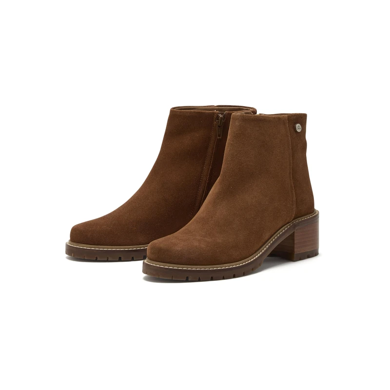 Chatham Women's Hays Casual Zip Heeled Boots, Tan, 7 - Image 1