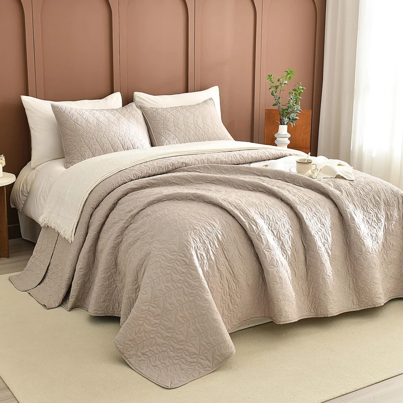 Masaca Oversized King Bedspread 118x106,Linen Colored Lightweight Quilt Set with Leaf Pattern Soft Farmhouse Boho Extra Large California King Quilt Bedding Set 3Pcs