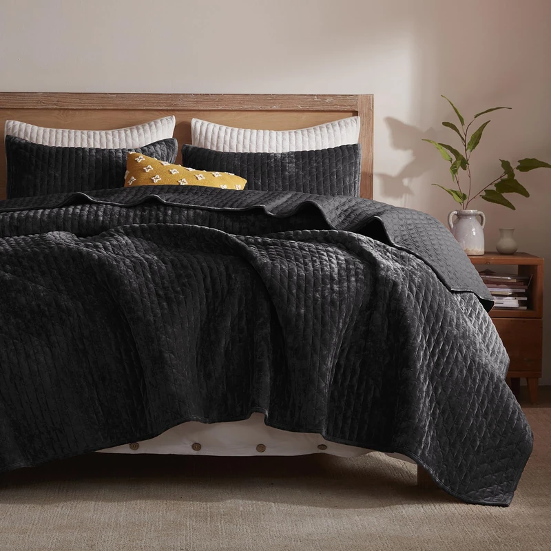 LEAONME Velvet Quilt California King Size 118''x106'', Lightweight Black Velvet Comforter Set with 2 Matching Shams, Soft Cross Stitch Bedspread Coverlet, Oversized King Bedding Set for All Season