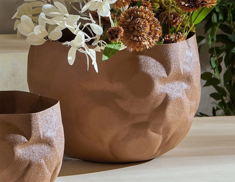 Macetero Arrugado Metal Terracotta 37D. 37dx25 cm