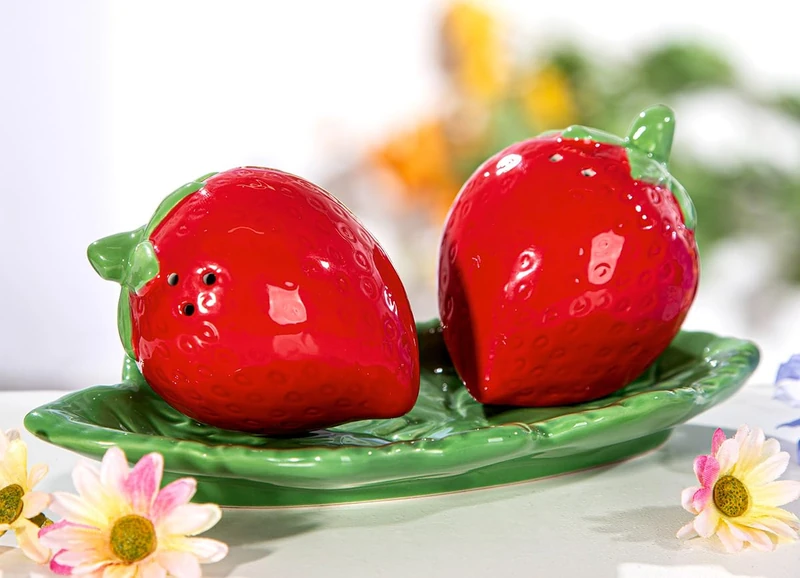 Pack of 4 Salt & Pepper Shakers, Strawberry, Ceramics, Red, PU 4, L. 9cm, W. 18cm, H. 7cm - Image 1