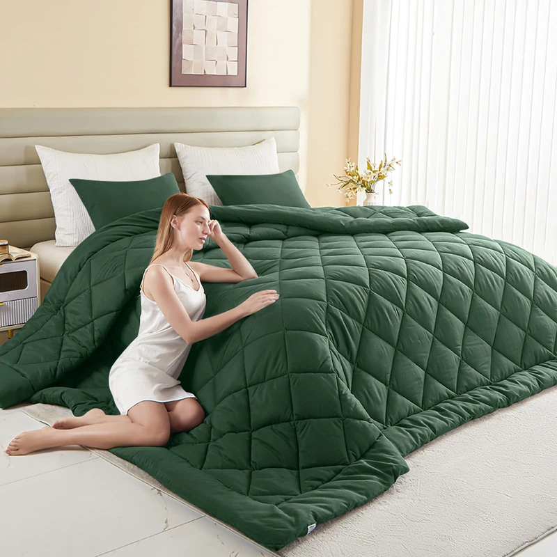 120x128 Oversized King Comforter, Extra Large King Size Comforter Oversized, All Season Soft Lightweight Quilt Down Alternative Duvet Insert with 8 Corner Tabs(120x128, Emerald Green)