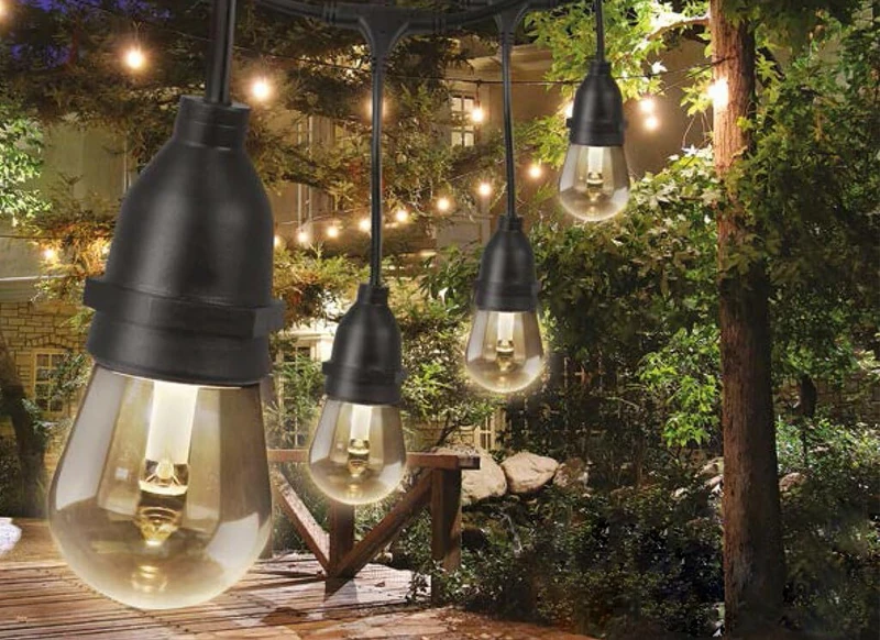 Levitantes 14.6m Black Garland with 24 E27 2200K Lamps, IP65, Ideal for Decorating Outdoors and Creating Cosy atmospheres.