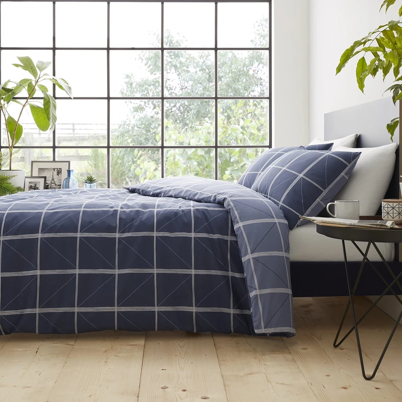Catherine Lansfield Geometric Grid Duvet Cover Set 260 x 240 + 65 x 65 (2)