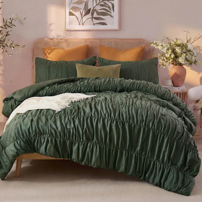 Bedbay Boho Ruched Comforter Set for Queen Size Bed,Dark Green Ruffle Bedding Set,3 Pcs Breathable Cotton Queen Comforter Bed Set,Vintage Ruffled Fluffy Quilt Comforter for All Seasons