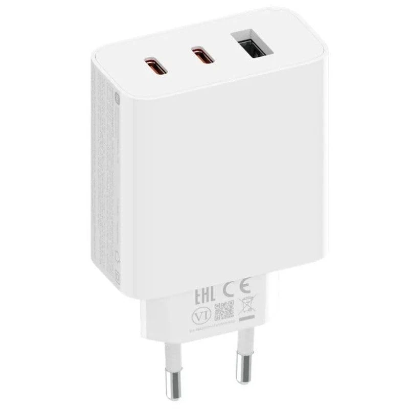 Watio Wave Charger - 67W wall charger with 2 USB-C ports and 1 USB-A port, designed for fast and efficient charging in White.*