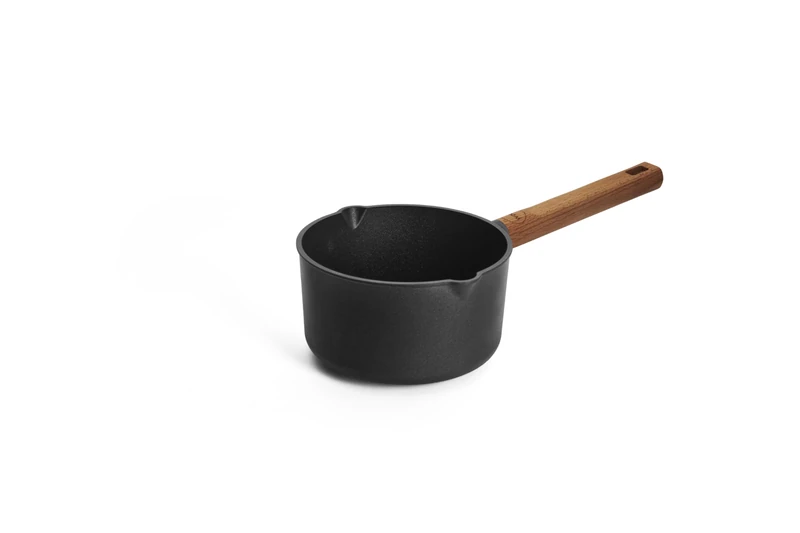 Woll Eco Logic QXR Inductive Saucepan Diameter 18 cm, 10 cm High, 2.0 litres, with Solid Wooden Handle, Suitable for All Types of Cookers, PFAS-Free, Non-Stick Coating, Cast Aluminium, Oven-Safe