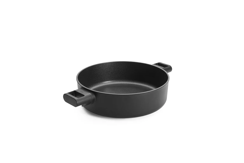 Woll Eco Logic QXR Round Casserole Dish with 2 Wooden Side Handles Inductive Diameter 28 cm Height 8 cm Suitable for All Hob Types PFAS-Free Non-Stick Coating Cast Aluminium Oven-Proof Black
