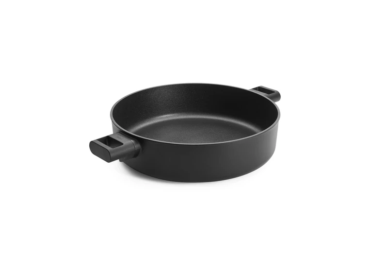 Woll Eco Logic QXR Round Casserole Dish with 2 Side Handles, Inductive, Diameter 32 cm, 8 cm High, Suitable for All Types of Cookers, PFAS-Free, Non-Stick Coating, Cast Aluminium, Oven-Safe, Black