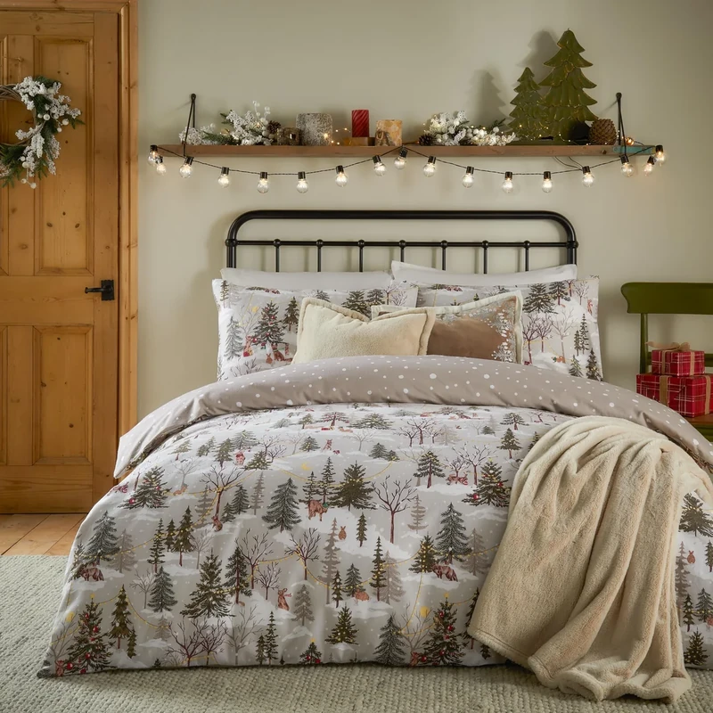 furn. Forest Festivities Duvet Cover Set – Reversible Woodland Design Christmas Bedding (Natural - King)