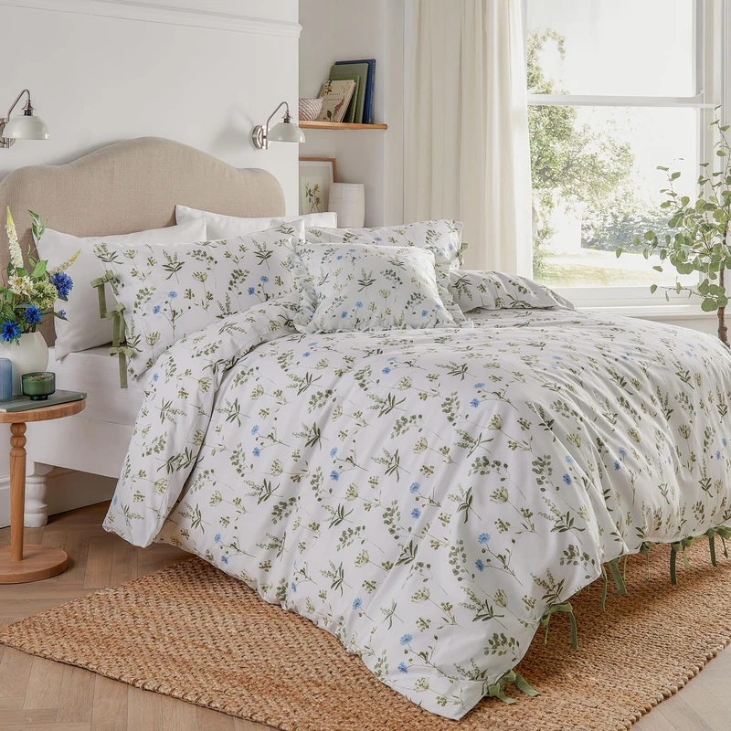furn. Wylder Nature Meadow Duvet Cover Set – 100% Tumbled Cotton Floral Bedding with Bow Closures (White/Cornflower - King)