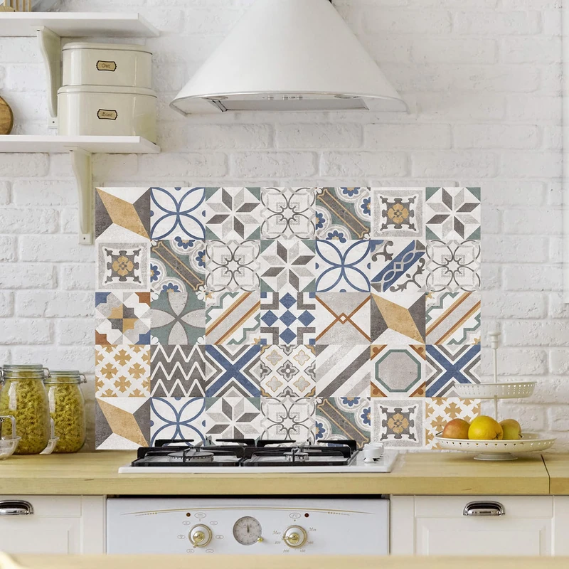 CREARREDA Aluminium Kitchen Splash Guard 84 x 60 cm Easy to Apply Made in Italy Protection for Stoves and Walls Washable and Easy to Assemble Metal Splatter Guard for Sink