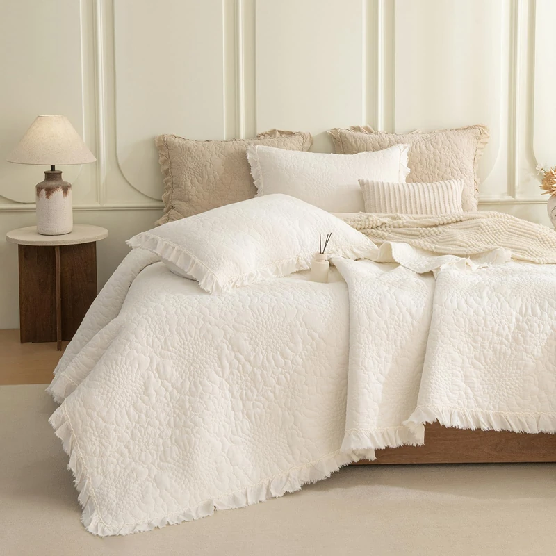 QSH 3PCs Stonewashed Cotton Quilt King (110"x98"),White Ruffled Quilt King Size Bedding Set,Ultra Lightweight Soft Crinkle Bedspread Coverlet King Shabby Farmhouse Chic Bedspreads for All Seasons