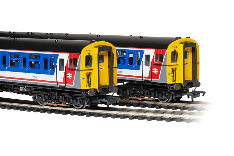 Hornby R30448 Network South East Class 423 4 VEP 3193