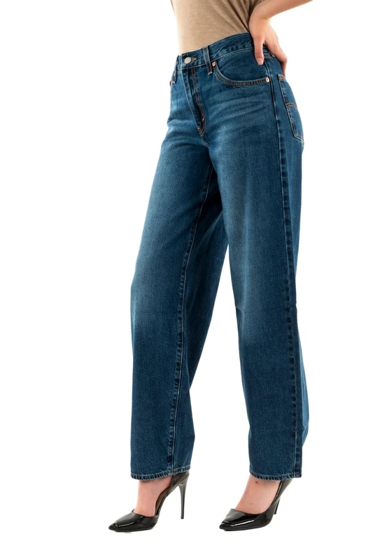 Levi's Baggy Dad She's Nice