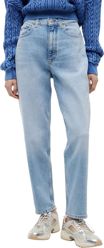 Tommy Jeans Women's Mom Jean Uh TPR Bi0112 Dw0Dw20041 Tapered, Denim (Denim Light), 25W / 32L - Image 1