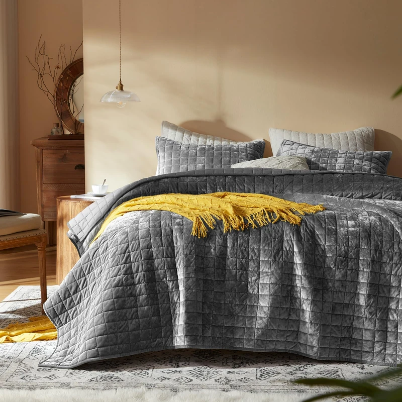 LEAONME Velvet Quilt Oversized California King-120''x120'', Lightweight Grey Velvet Comforter Set with 2 Pillow Shams, Oversized Bedspread Coverlet Quilted Bedding Set for All Season