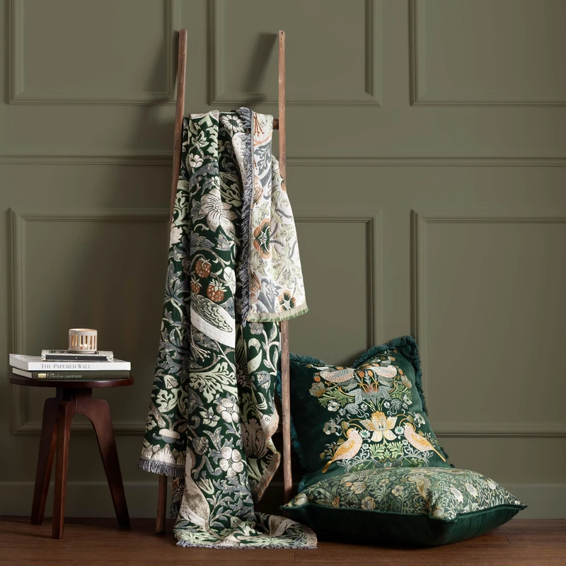 Morris & Co. Strawberry Thief Throw – Embroidered Bird & Floral Jacquard Blanket (Forest Green - 130x170cm)
