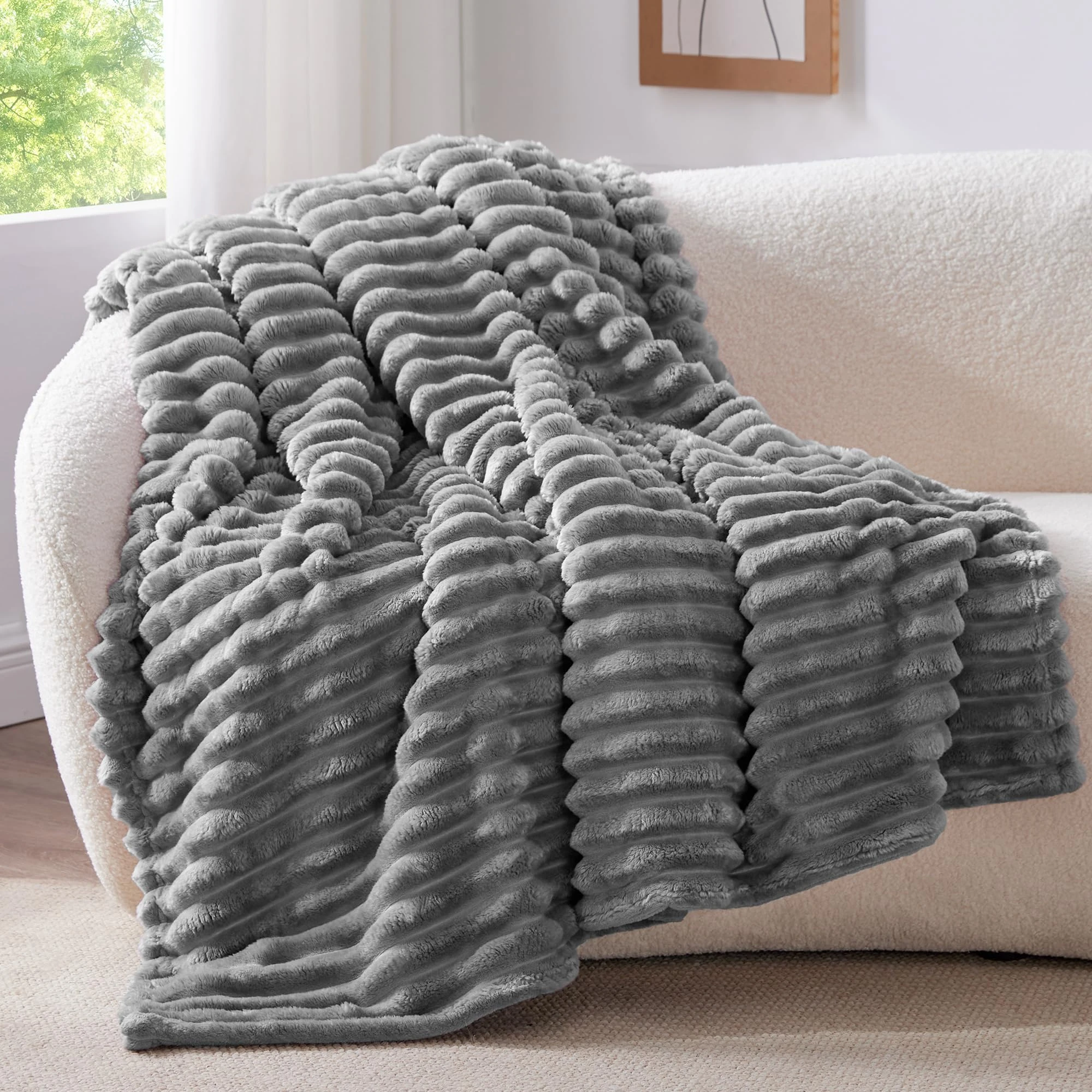 BEDELITE Fluffy Fleece Throw Blanket - Grey Sofa Throw Soft Cosy Warm Small Blankets for Single Bed, Gifts for Women