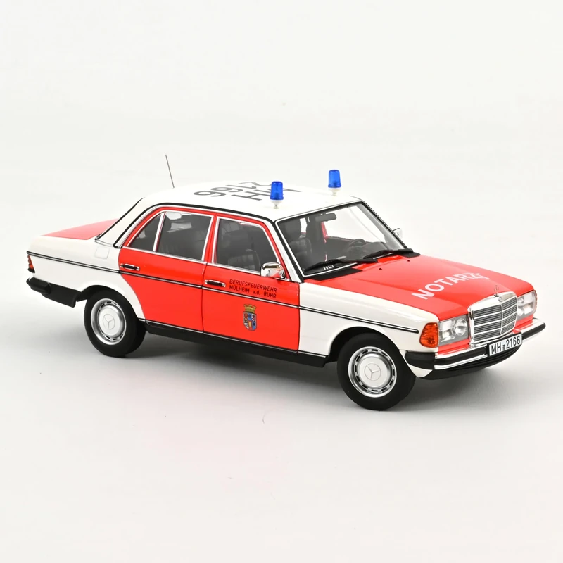 Norev Mercedes-Benz 200 1984 Emergency Ambulance 1/18