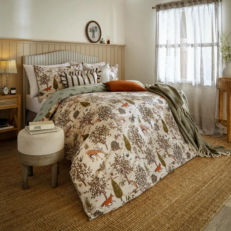 furn. Wylder Fable Duvet Cover Set – Reversible Soft Cotton Rich Cosy Festive Bedding (Willow Green - King)