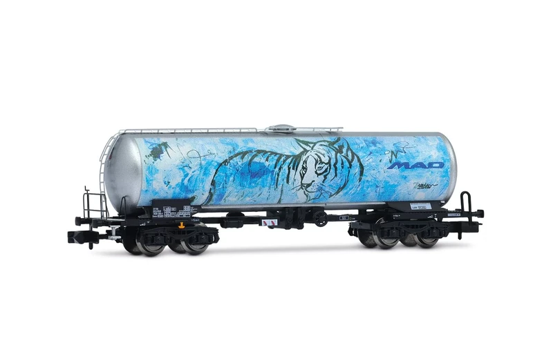 Arnold HN6687 D-BSAS, 3-unit pack tank wagons MAD, with new animals, ep. VI, Blue