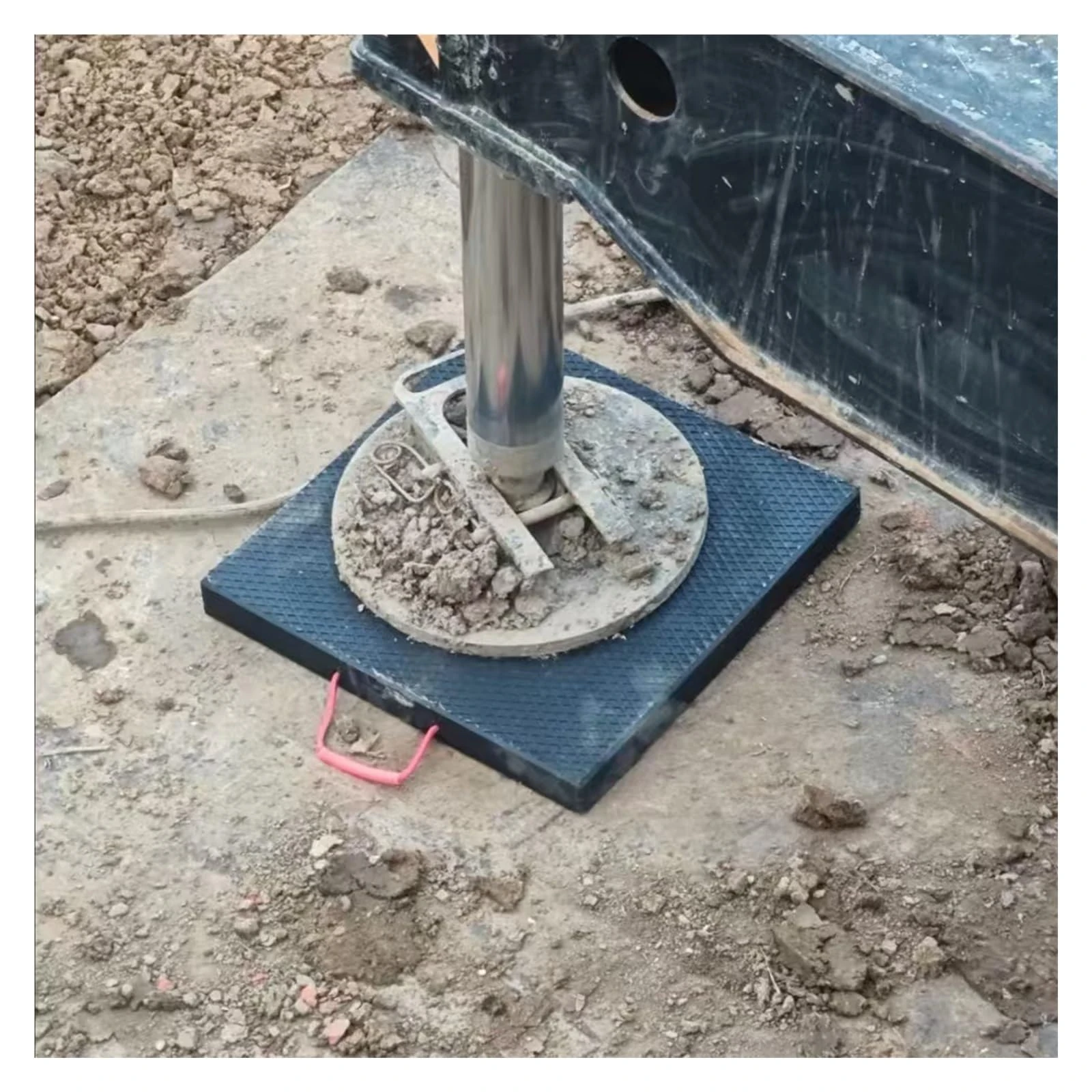 CMOLVUR Heavy Duty Outrigger Pads for Tow Trucks, Trailers, and Cranes - Durable Snap Pads for Leveling Jacks and Stabilization