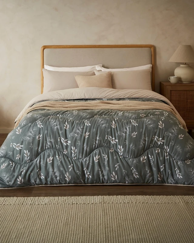 Night Lark Coverless Duvet and Pillowcase Set, Autumn Collection – Coverless Duvet Single 10.5 Tog with Advanced Smartfil® Fibre, Machine Washable, Hypoallergenic – Winter Sprigs, Single Bed Size