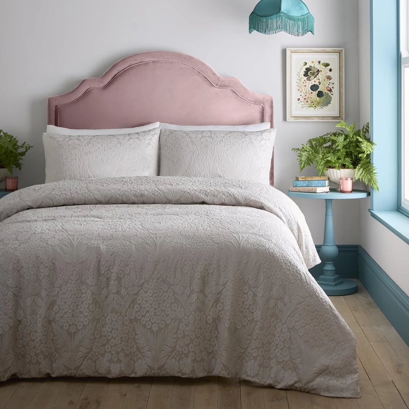 Appletree Heritage - Toria - Jacquard Duvet Cover Set - King Bed Size in Stone, Cream