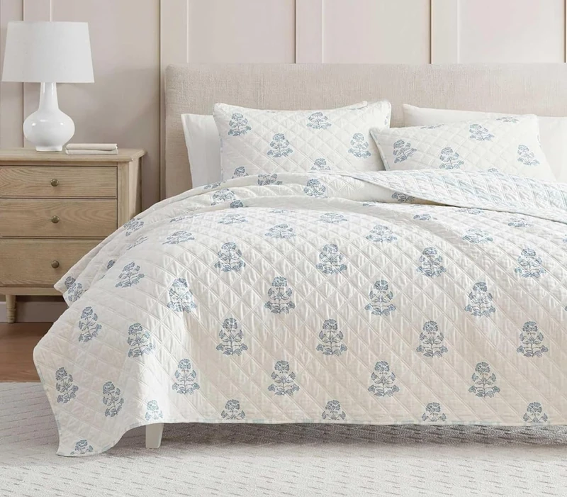 Martha Stewart - Queen Quilt Set, 100% Cotton Reversible Bedding Set, Incredibly Soft Feel for Year Round Comfort, 3 Piece Bed Set with Matching Pillowcases (Flower Block Print Blue)