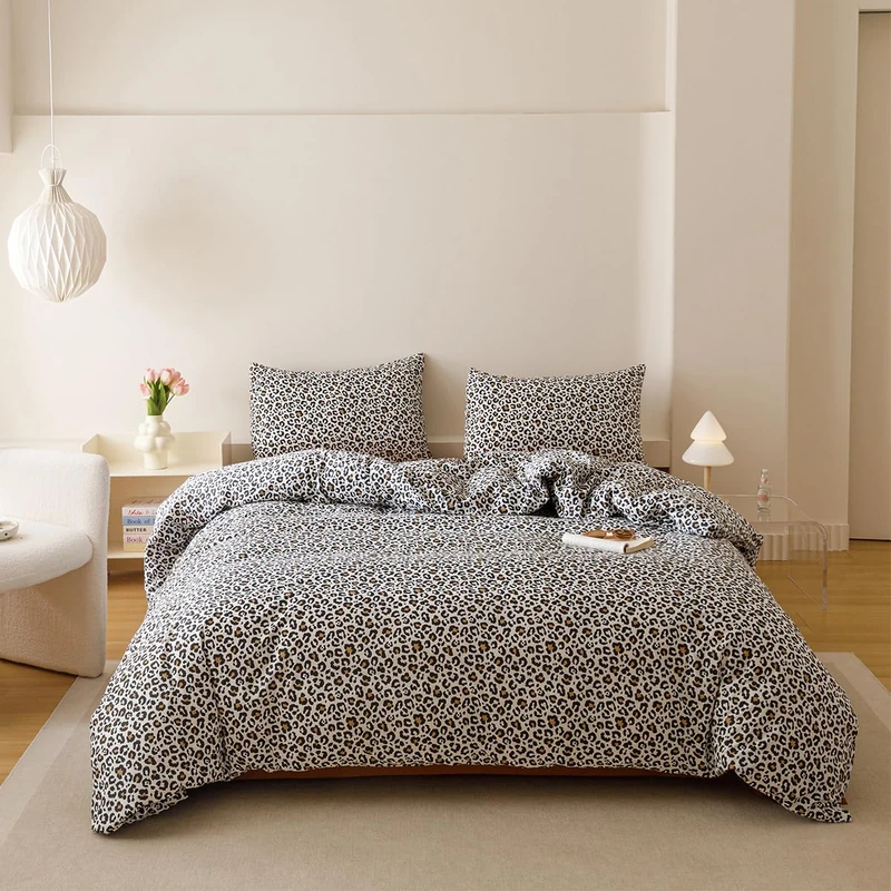 CLOTHKNOW Cheetah Print Full Size Comforter Set 3Pcs Animal Leopard Bedding Comforter Sets Soft Black Brown Bedding Sets with 2 x Pillowcases Full