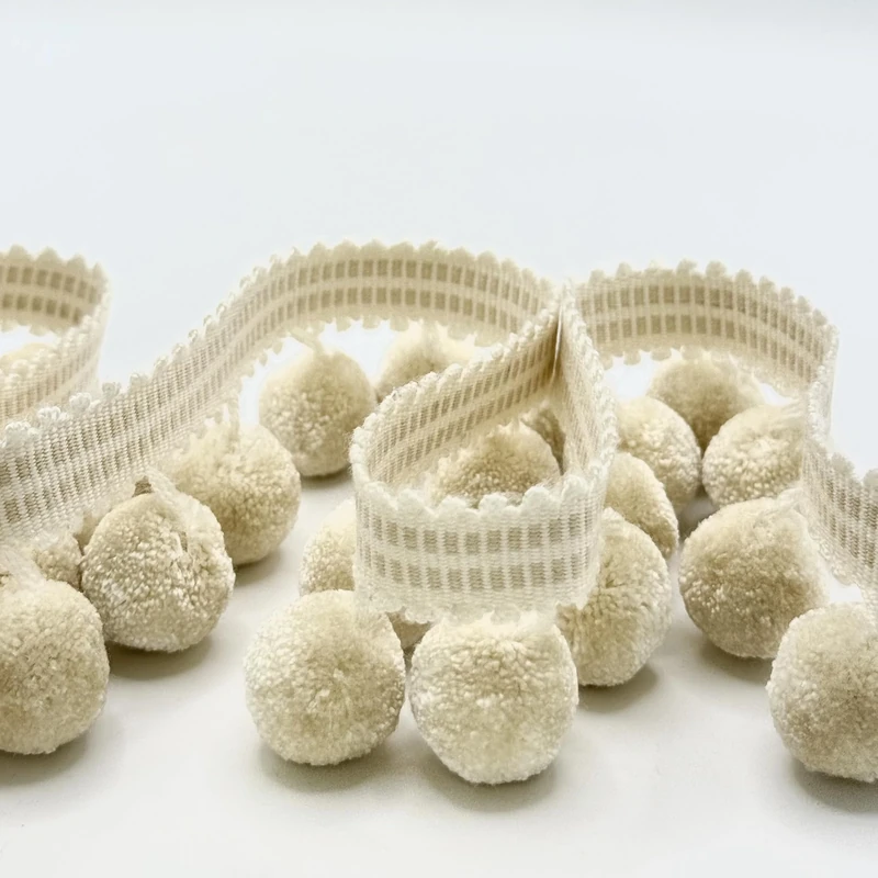 40MM POM Fringe Cream ON 12.5M Card