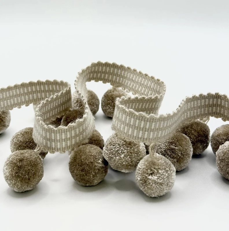 40MM POM Fringe Beige ON 12.5M Card