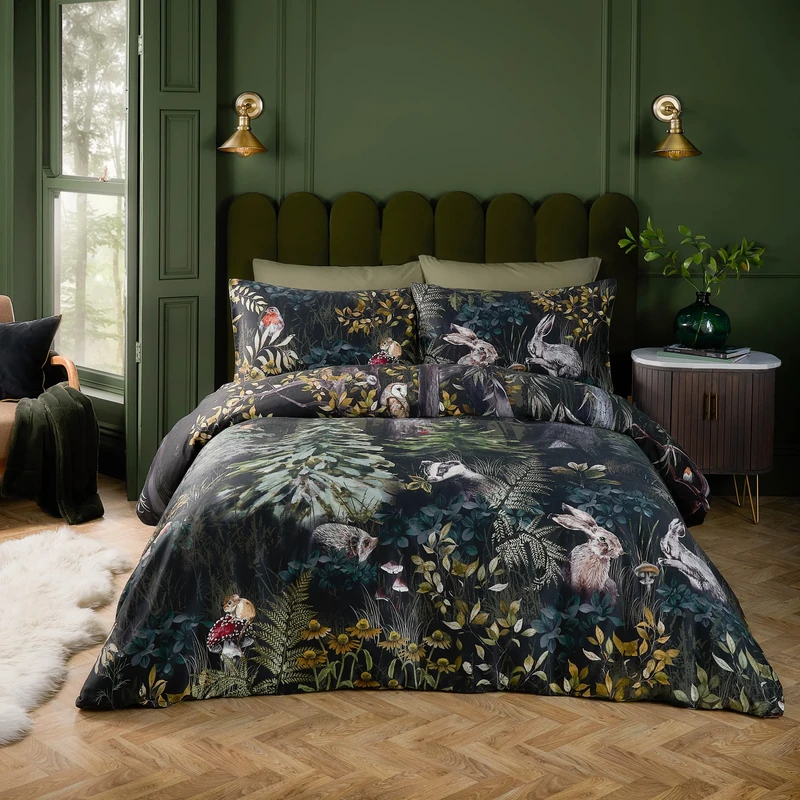 Paoletti Sherwood Forest Duvet Cover Set – Luxury Cotton Sateen Woodland Wildlife Piped Bedding Set (Forest Green/Black - Double)