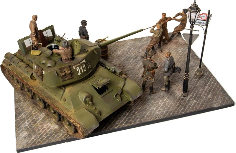 Miniart 1:35 - Dresden 1945. T34/85 Field Repair Big Set